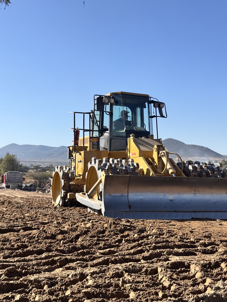 Compactador pata de cabra en terracería